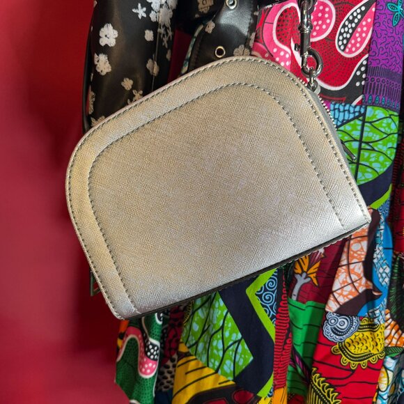 ✨ Marc Jacobs Silver Rainbow Unique Logo Crossbody Bag ✨ - Picture 4 of 12